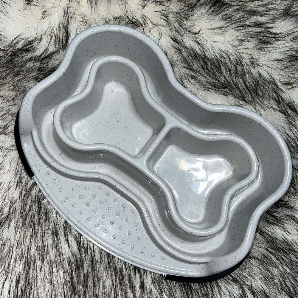 NWT Ant Free Small Dog/Cat Feeder Bowl Light Gray